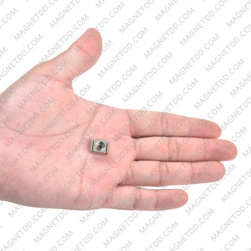 Mounting Magnet สี่เหลี่ยม 10mm x 13.5mm x 5mm รู 3.3mm แม่เหล็กถาวรนีโอไดเมี่ยม NdFeB (Neodymium)