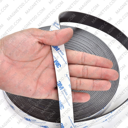 แม่เหล็กยางสติกเกอร์ 3M ขนาด 20mm x 2mm ยาว - 10เมตร [ยกม้วน] แม่เหล็กถาวรยาง Flexible Rubber Magnets